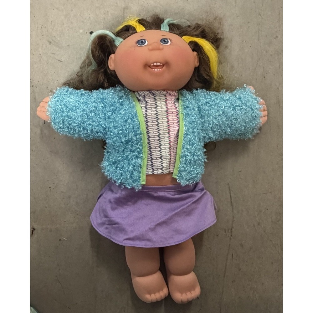 2004 Cabbage Patch Kids Doll Play Along Brown Hair Blue Eyes Original Outfit